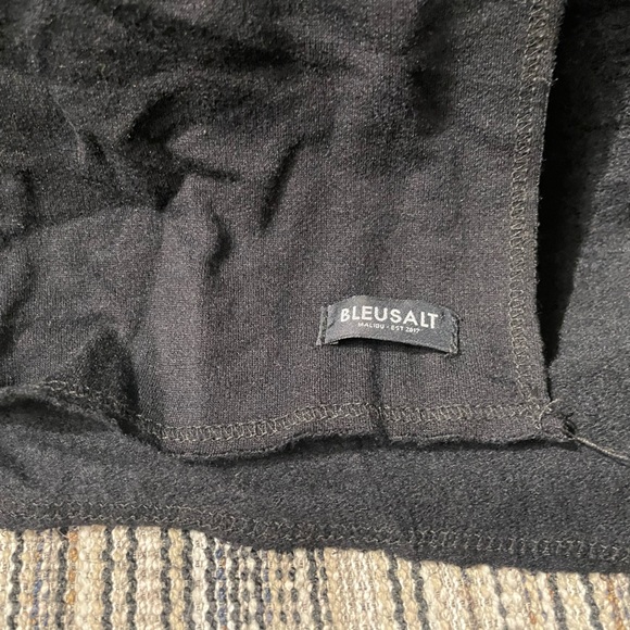 Bleusalt The 2 Yard Wrap in black (dust bag NOT included) - Picture 2 of 6